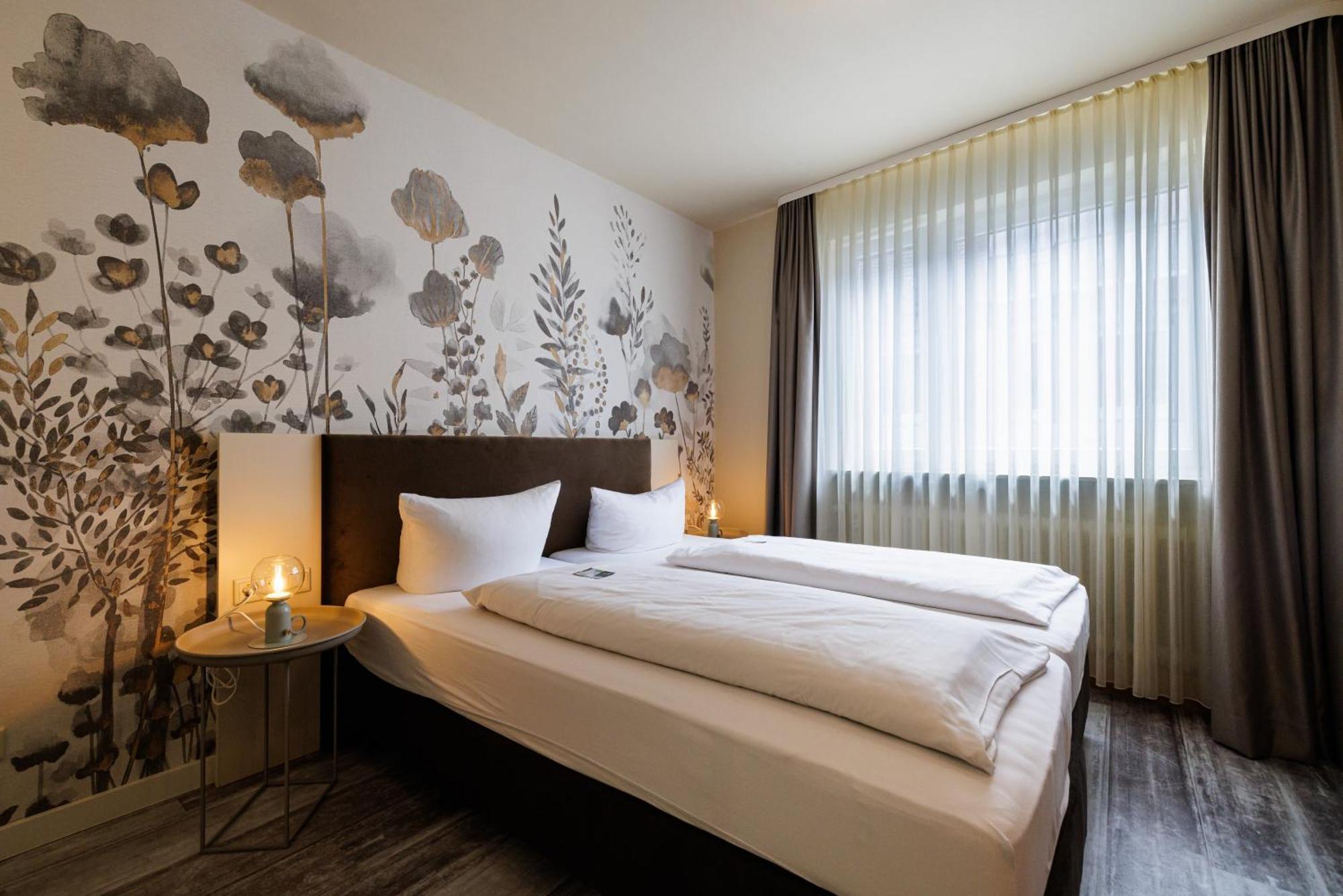 Flair Hotel Zum Storchen Bad Windsheim Exterior foto
