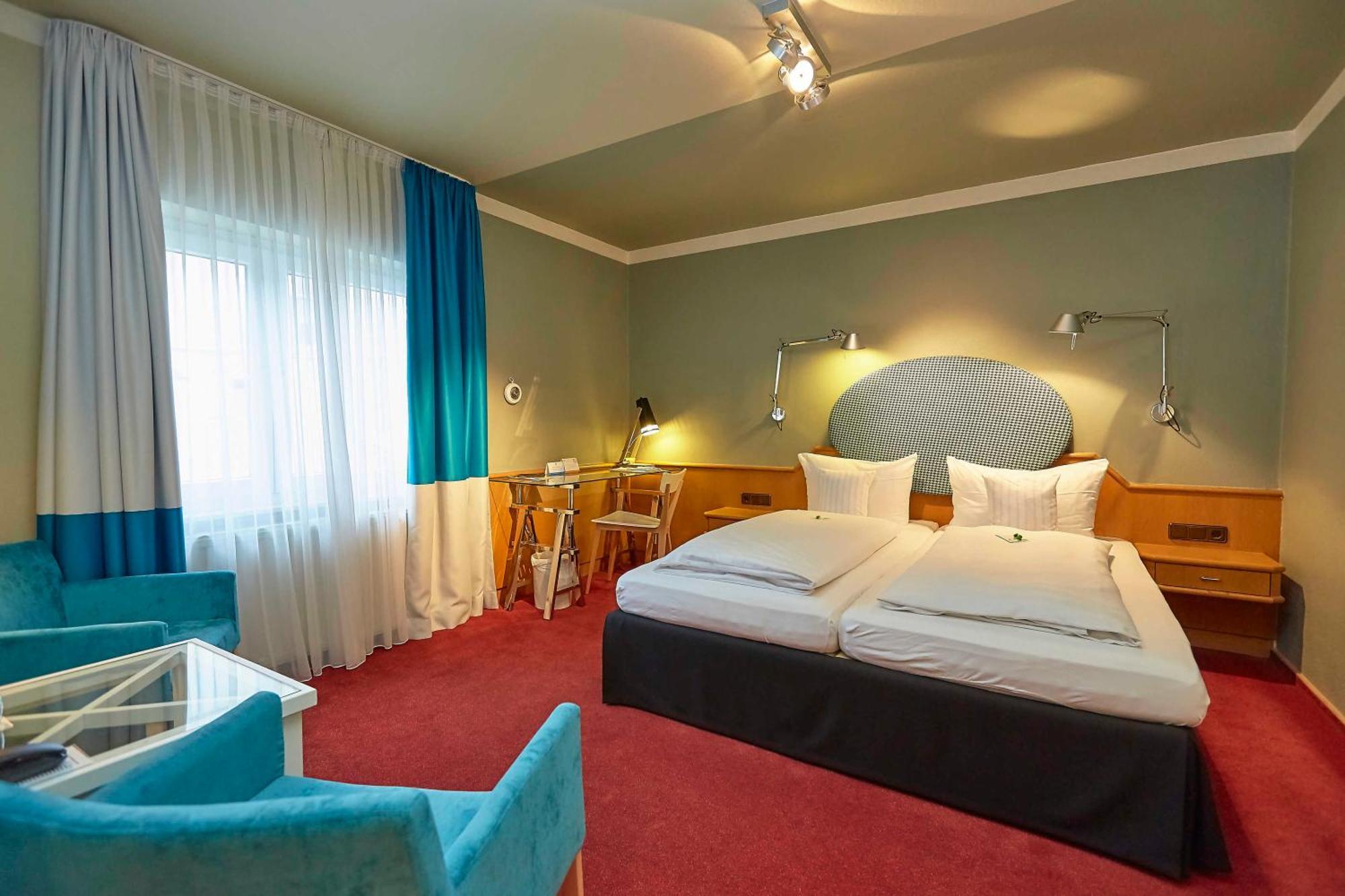 Flair Hotel Zum Storchen Bad Windsheim Exterior foto